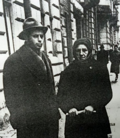 З мамою у Львові (кінець 1960-х). Фото надав автор